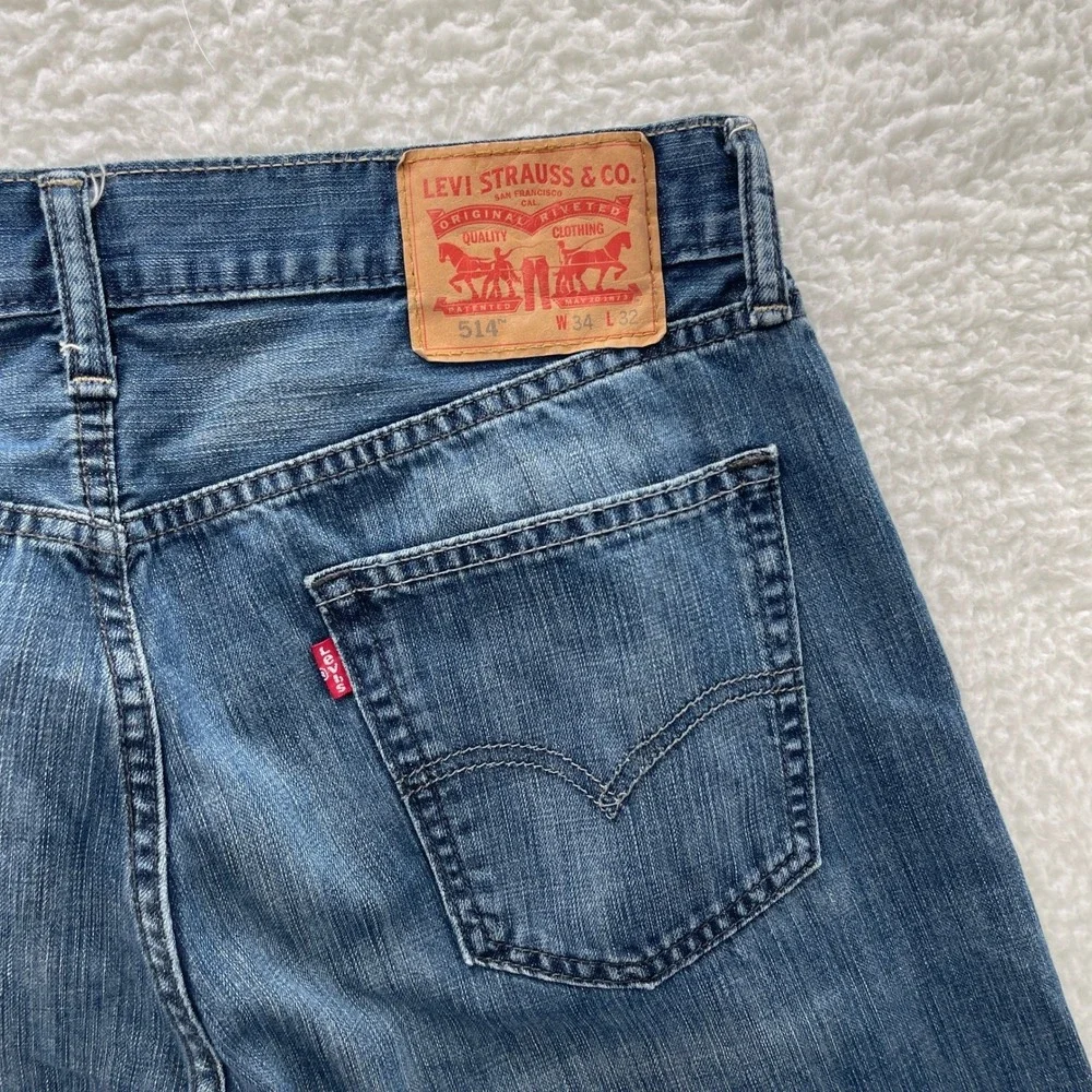 Levis Jeans Mens 34x32 Blue 514 Straight Fit medium Wash Denim Cowboy Work